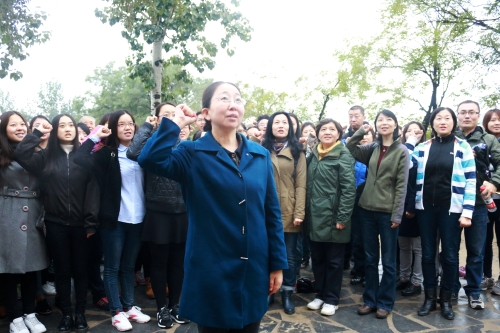 全体党员重温入党誓词.JPG
